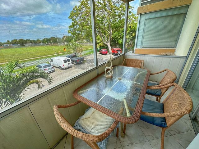 17001 NE 13th Ave 202, Miami, FL 33162
