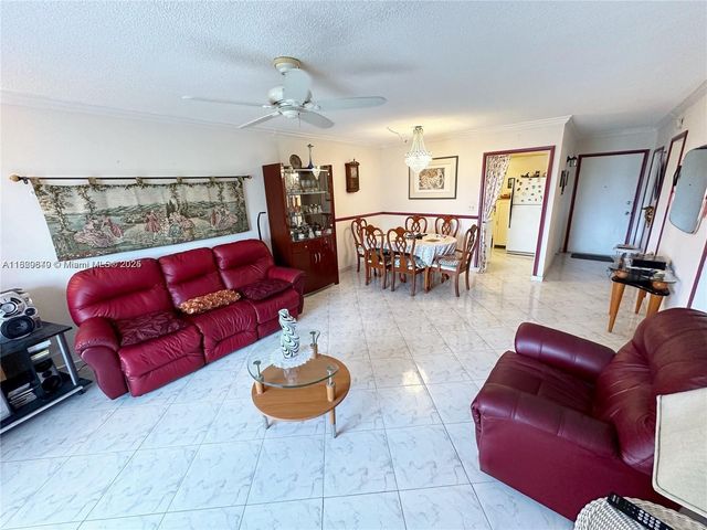 17001 NE 13th Ave 202, Miami, FL 33162