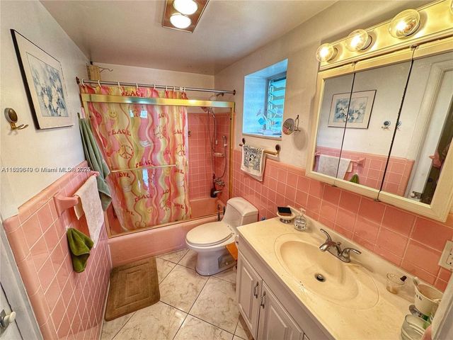 17001 NE 13th Ave 202, Miami, FL 33162