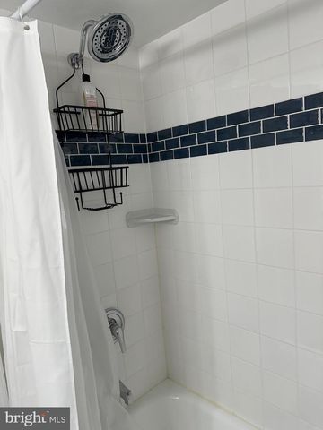 1529 N BOND ST, Baltimore, MD 21213