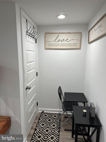 1529 N BOND ST, Baltimore, MD 21213