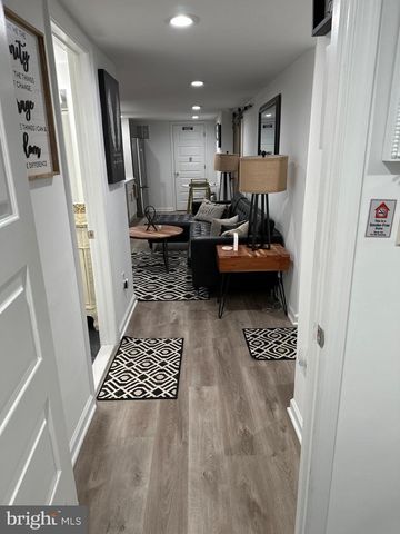 1529 N BOND ST, Baltimore, MD 21213