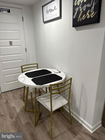 1529 N BOND ST, Baltimore, MD 21213