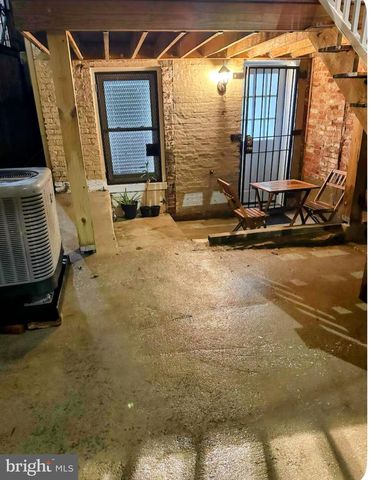 1529 N BOND ST, Baltimore, MD 21213