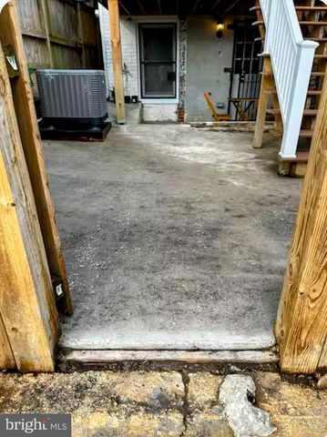1529 N BOND ST, Baltimore, MD 21213