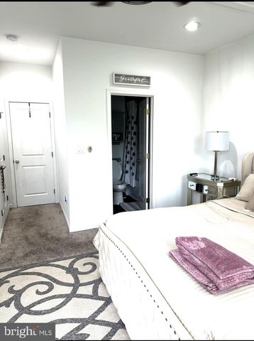 1529 N BOND ST, Baltimore, MD 21213