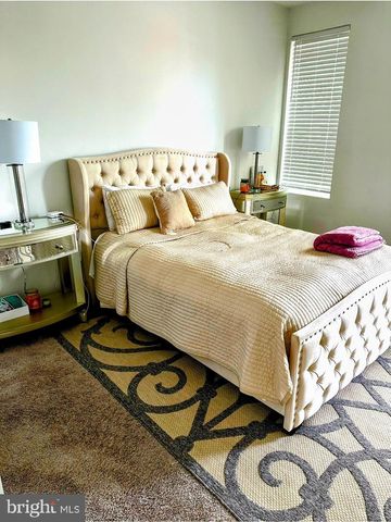 1529 N BOND ST, Baltimore, MD 21213