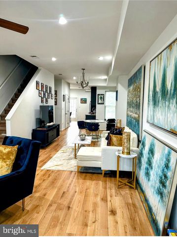 1529 N BOND ST, Baltimore, MD 21213