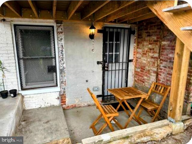 1529 N BOND ST, Baltimore, MD 21213