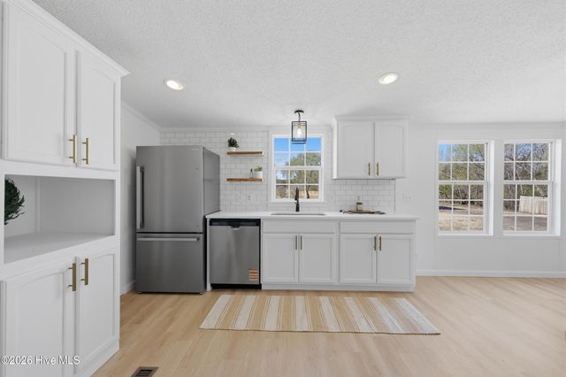 148 Swains Lane, Barco, NC 27917