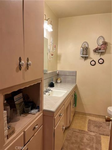 1035 E Vine, West Covina, CA 91790