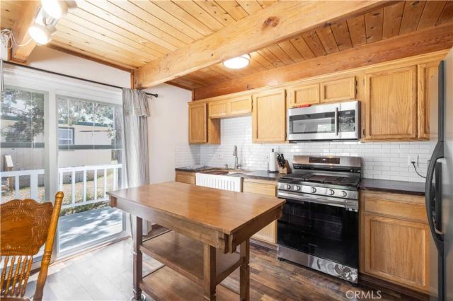 809 C, Big Bear City, CA 92314