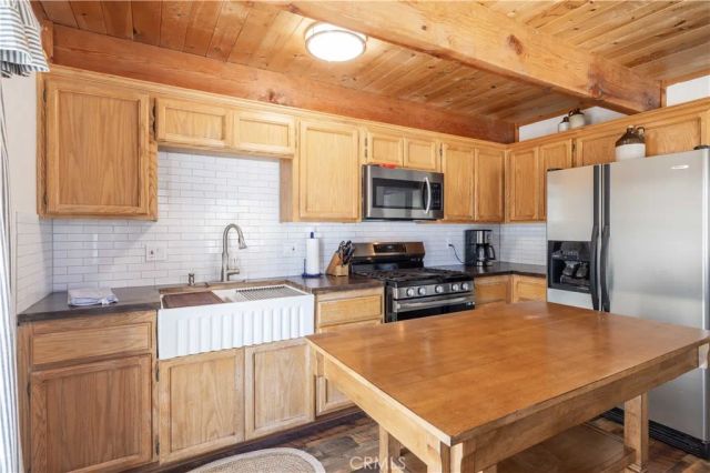 809 C, Big Bear City, CA 92314