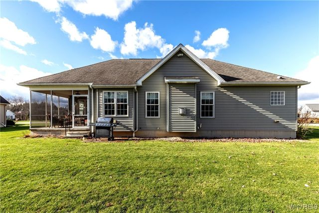 6357 Vintage Court, Lockport Town, NY 14094