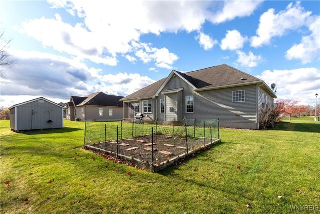 6357 Vintage Court, Lockport Town, NY 14094