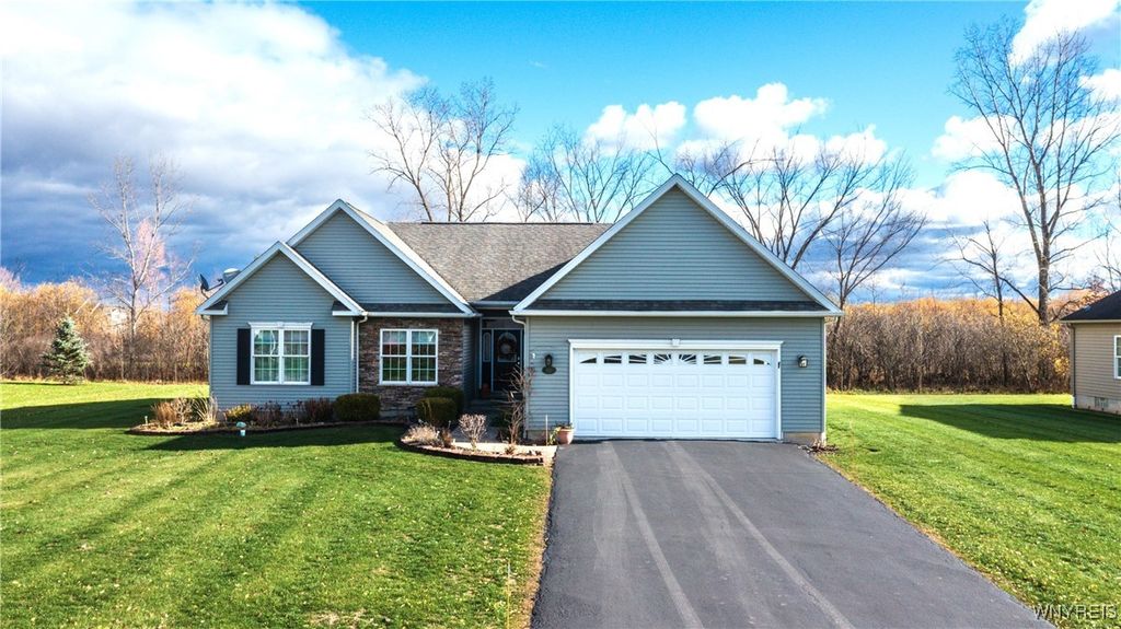 6357 Vintage Court, Lockport Town, NY 14094