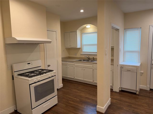 522 Cameron Avenue, Dallas, TX 75223