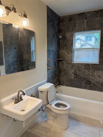 522 Cameron Avenue, Dallas, TX 75223