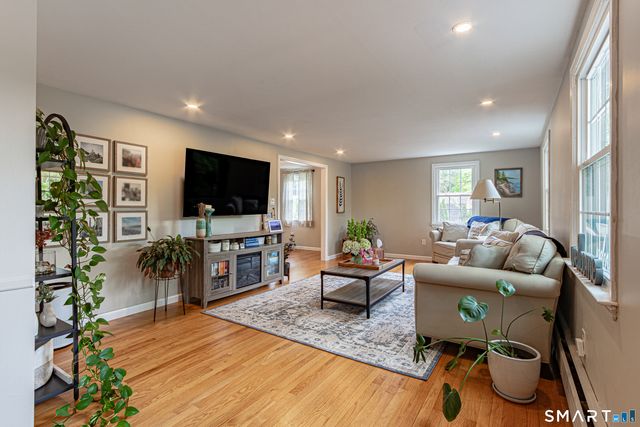 38 Mountain Road, Woodbury, CT 06798
