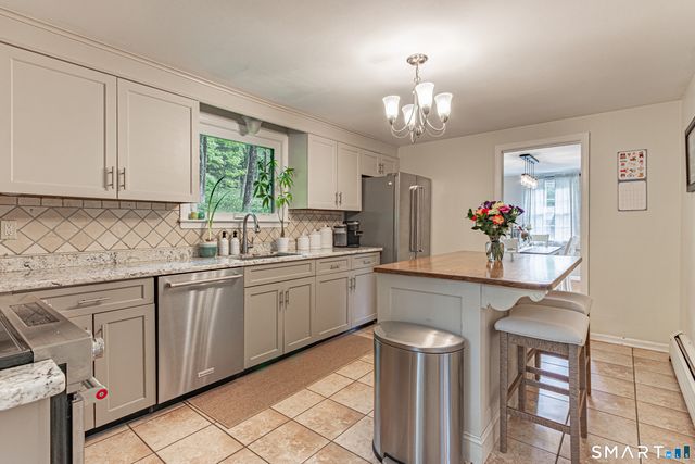 38 Mountain Road, Woodbury, CT 06798
