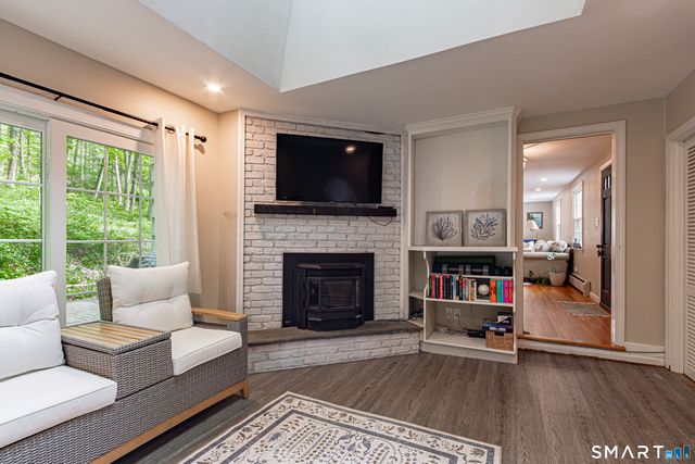38 Mountain Road, Woodbury, CT 06798