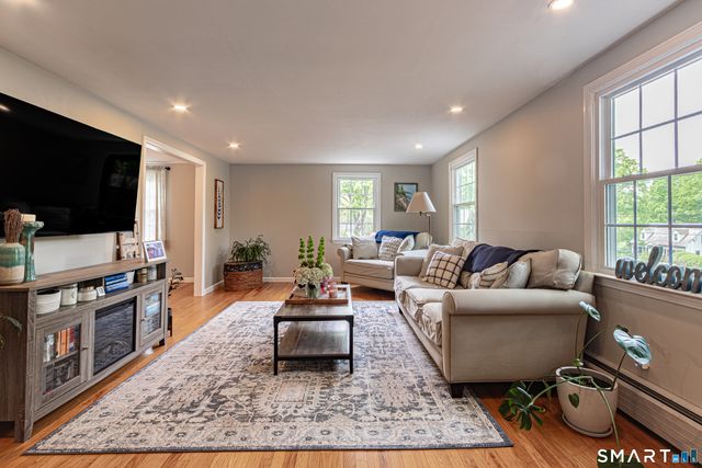 38 Mountain Road, Woodbury, CT 06798