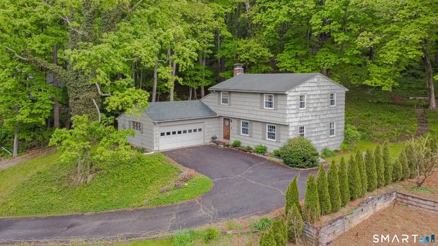 38 Mountain Road, Woodbury, CT 06798