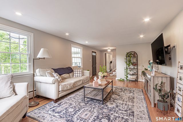 38 Mountain Road, Woodbury, CT 06798