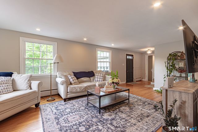 38 Mountain Road, Woodbury, CT 06798