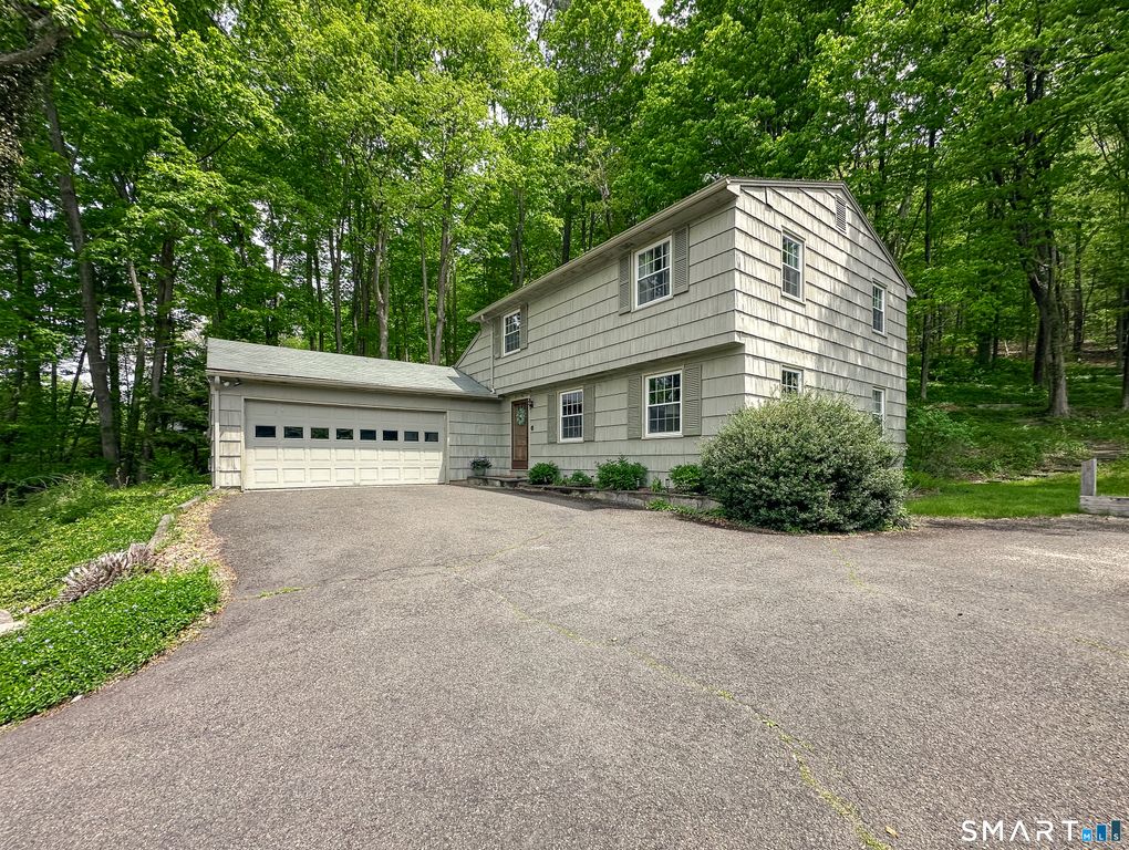 38 Mountain Road, Woodbury, CT 06798