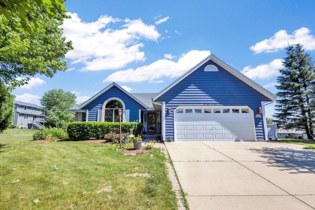 W209N16520 Cairn COURT, Jackson, WI 53037