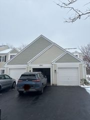 2947 Rutland Circle 101, Naperville, IL 60564
