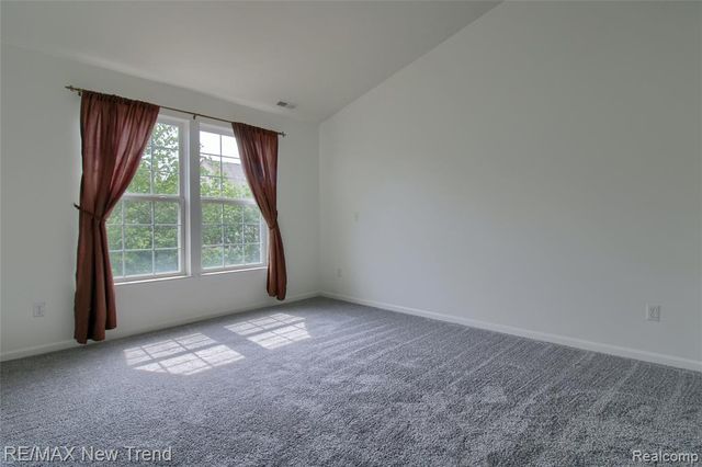 28021 Hopkins Drive, Novi, MI 48377