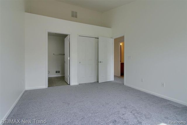 28021 Hopkins Drive, Novi, MI 48377