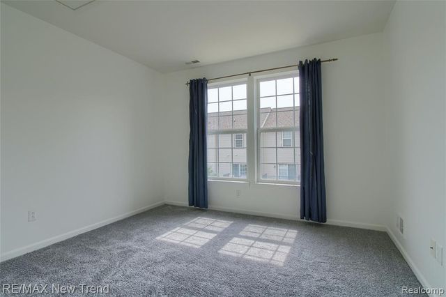 28021 Hopkins Drive, Novi, MI 48377