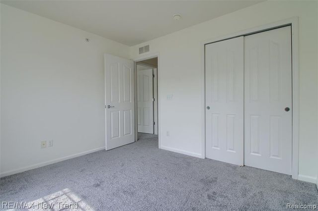28021 Hopkins Drive, Novi, MI 48377