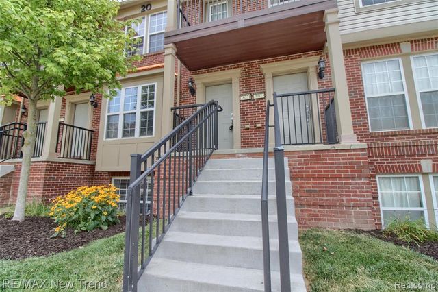28021 Hopkins Drive, Novi, MI 48377