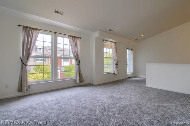 28021 Hopkins Drive, Novi, MI 48377