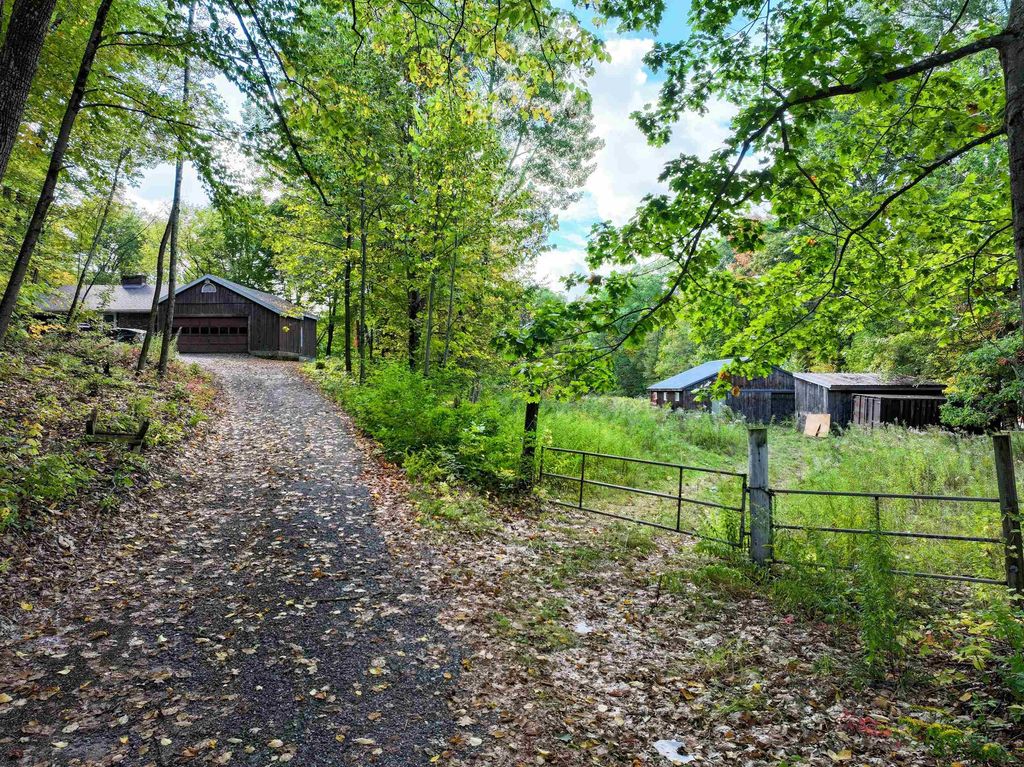 42 Lower Plains Road, Middlebury, VT 05753