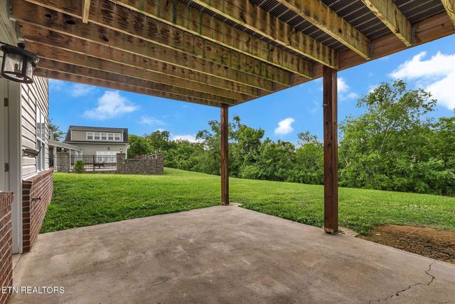 1010 Creek Brook Lane, Seymour, TN 37865