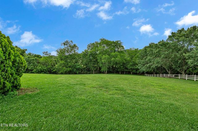 1010 Creek Brook Lane, Seymour, TN 37865