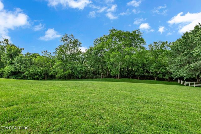 1010 Creek Brook Lane, Seymour, TN 37865