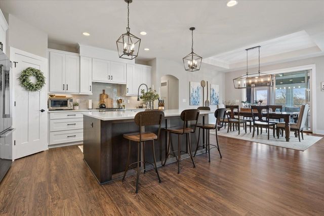 17860 Greenbrier DRIVE, Brookfield, WI 53045