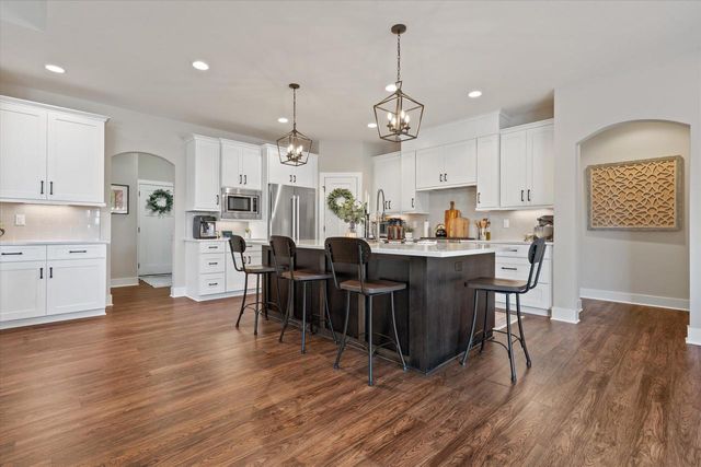 17860 Greenbrier DRIVE, Brookfield, WI 53045