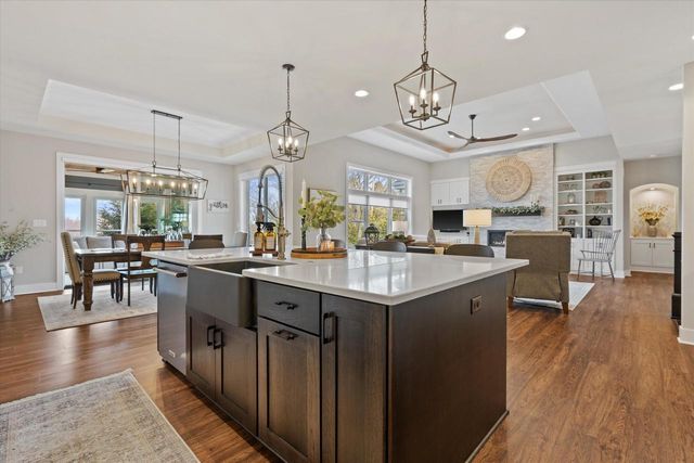 17860 Greenbrier DRIVE, Brookfield, WI 53045