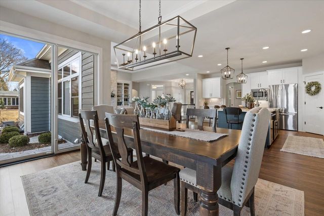 17860 Greenbrier DRIVE, Brookfield, WI 53045