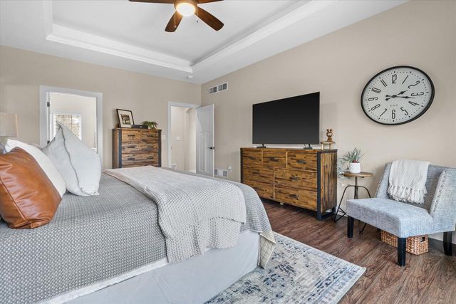 17860 Greenbrier DRIVE, Brookfield, WI 53045