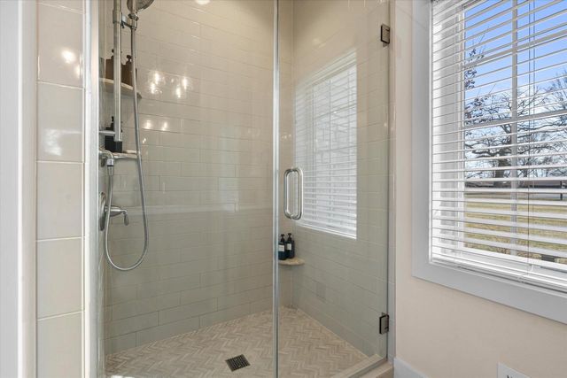 17860 Greenbrier DRIVE, Brookfield, WI 53045