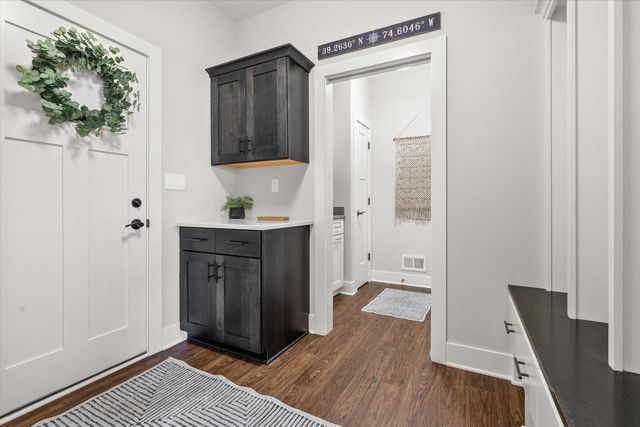 17860 Greenbrier DRIVE, Brookfield, WI 53045