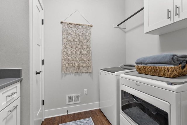 17860 Greenbrier DRIVE, Brookfield, WI 53045